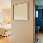 Apartment La Grotta Sardegna 4 Bedrooms 4 Private Bathrooms