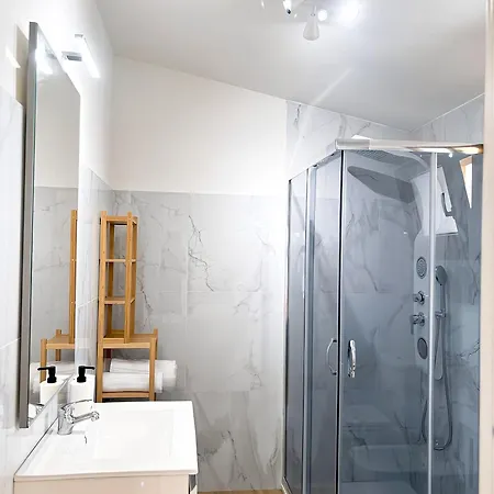 La Grotta Sardegna 4 Bedrooms Apartment *