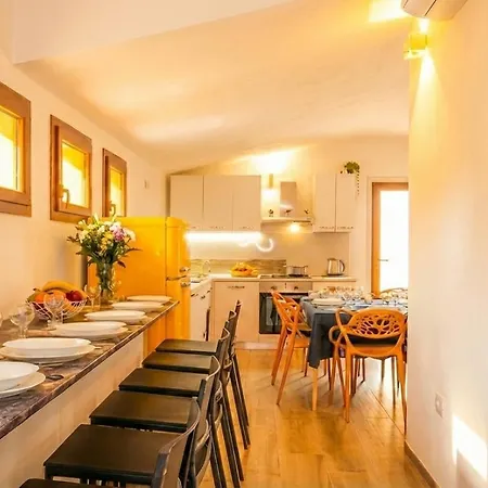 La Grotta Sardegna 4 Bedrooms 4 Private Bathrooms Lägenhet Urzulei